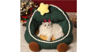 Cozy Cat Beds for Christmas